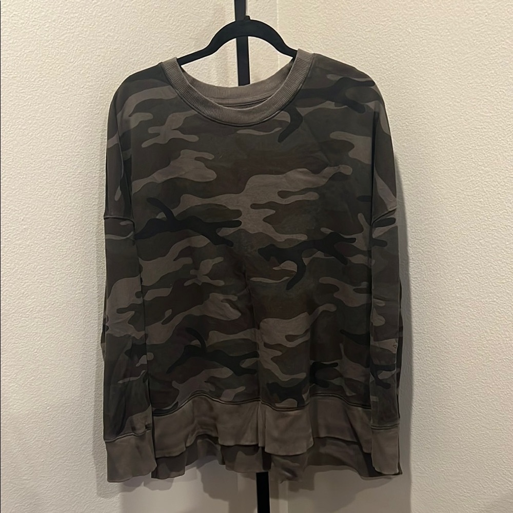 Time and Tru Green Camouflage lightweight Sweatshirt/shirt